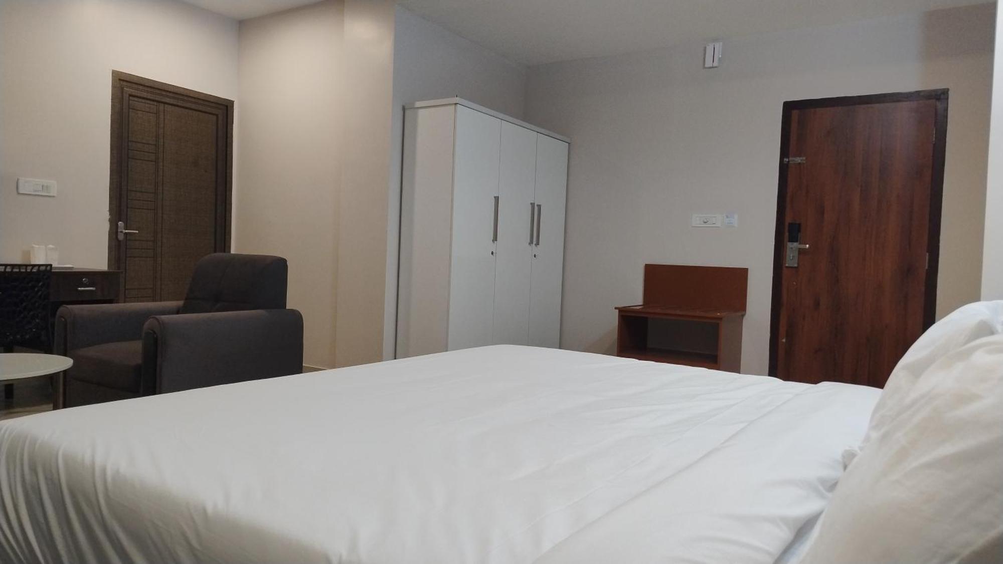 Gateway Airport Hotel カンヌール エクステリア 写真