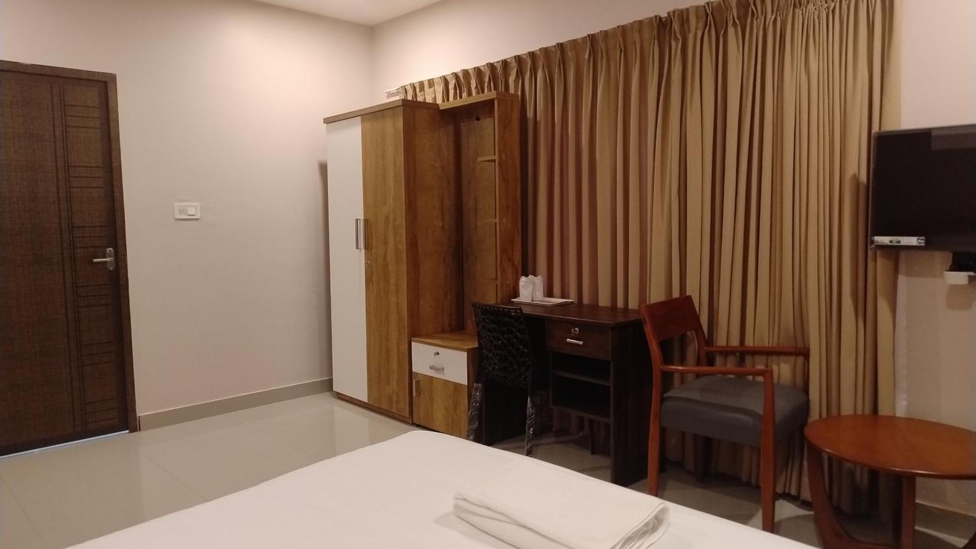 Gateway Airport Hotel カンヌール エクステリア 写真